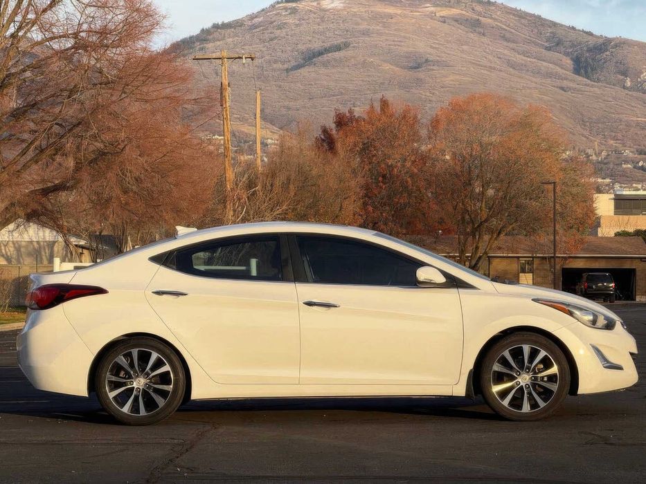 Hyundai Elantra Limited      2015