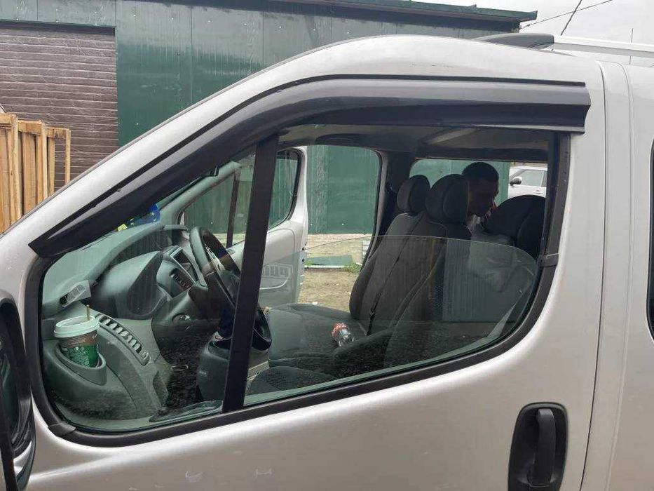 Дефлектор окон Renault Trafic Opel Vivaro ветровики Рено трафик Опель
