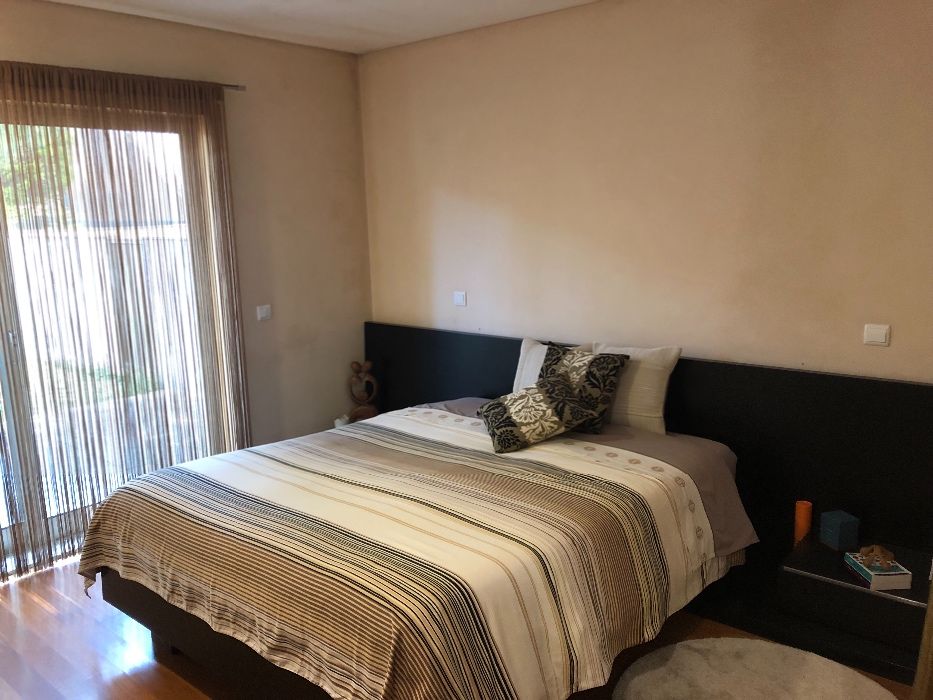 Cama e Mesas de Cabeceira (COMO NOVO) baixa de preço