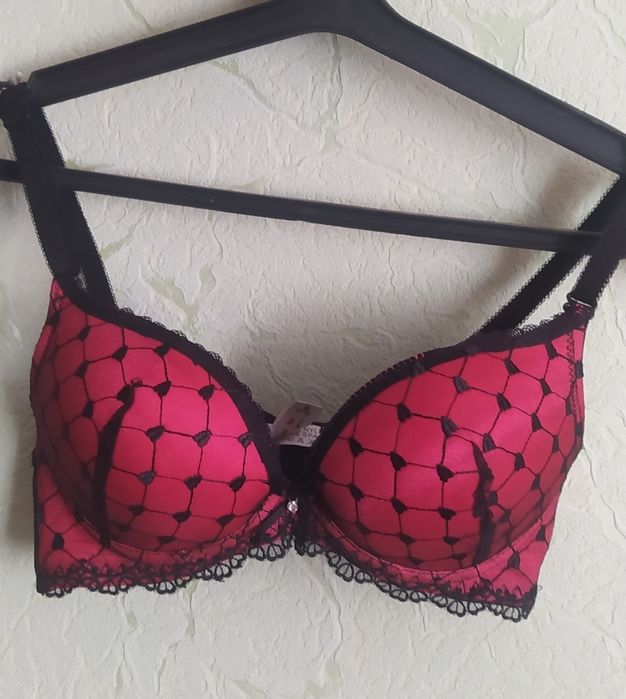 Продам бюстгалтер с пуш ап