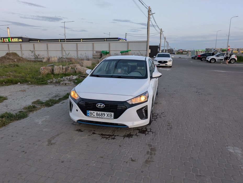 Hyundai ioniq plug in