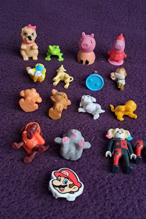 Różne figurki, 15 sztuk.