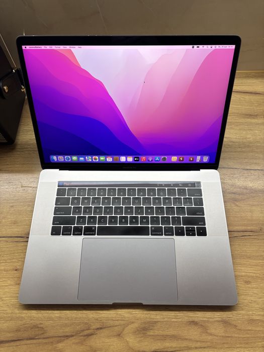 Macbook Pro 15 2016, 16/512  в дуже гарному стані