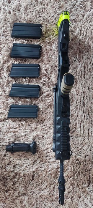 FAMAS F1 _ EVO Cybergun