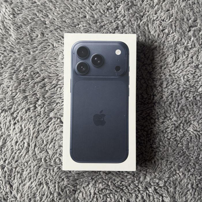 iPhone 17 Pro Deep Blue 256GB - 1349€ na apple store - Selado