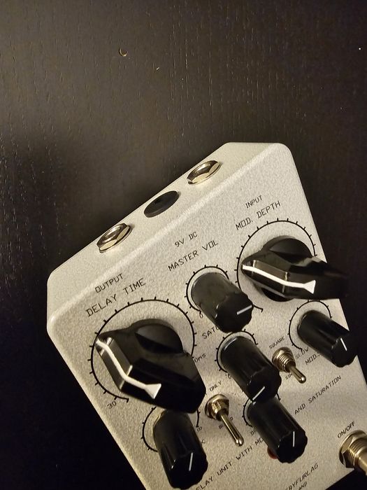 Echodream 2 klon (delay z modulacją i fuzz)