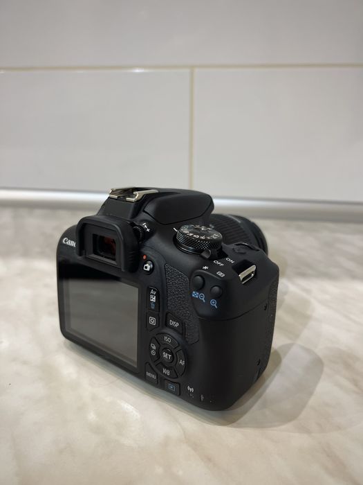Фотоапарат Canon EOS 2000D 18-55 mm