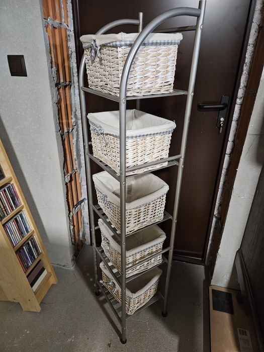 Półka regał z aluminium.