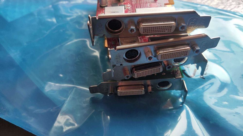 видеокарта низкопрофильная  ATI Radeon HD 3450 (ATI-102-B62902(B))