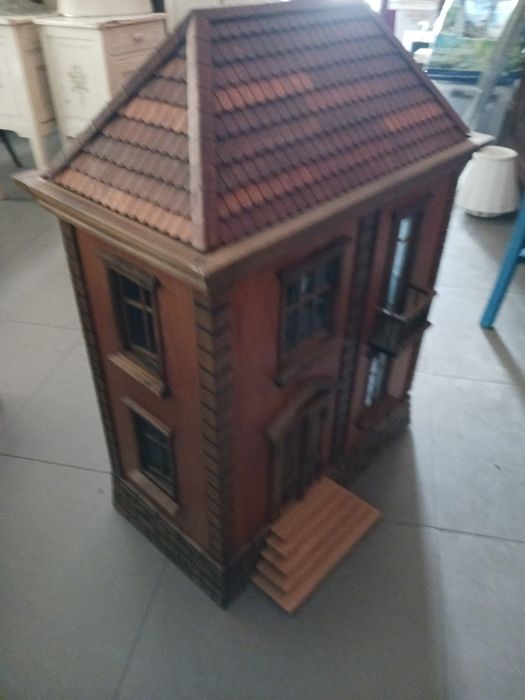 Casa de bonecas Suiça com miniaturas originais