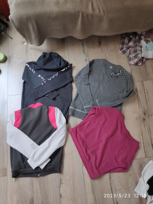 Bluzy 4 sztuki rozmiar 140
