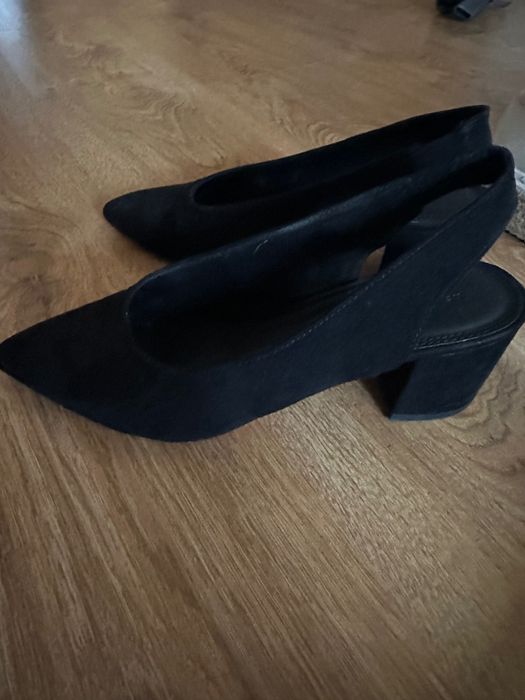 Buty na obcasie 39 dwie pary plus gratis