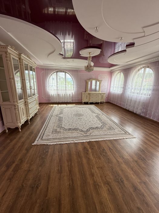 Продається будинок з неймовірним краєвидом, з комерцією,можливий обмін