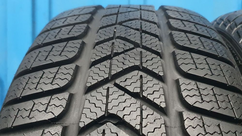 225/45 R18 Sprzedam opony zimowe Pirelli ! Serwis Opon ! Zapraszam