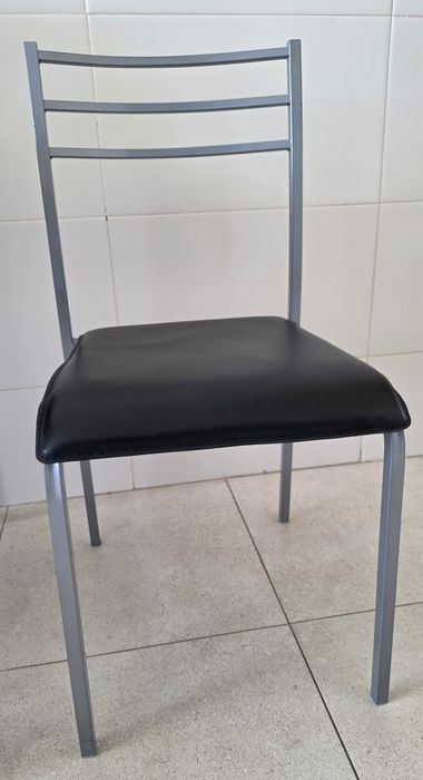 Mesa de cozinha tempo em vidro preto extensível mais 4 cadeiras