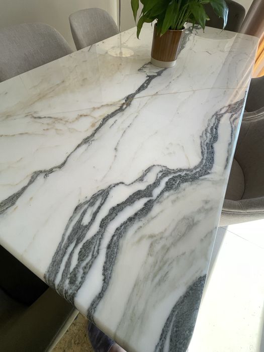 MESA DE MÁRMORE CALACATTA ORO ITALIANO – DESIGN SOFISTICADO!