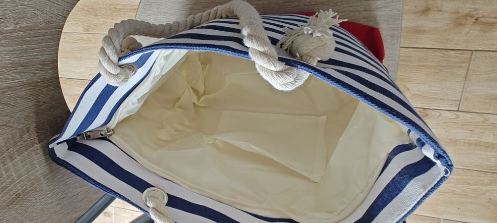 Modna toreba plażowa..