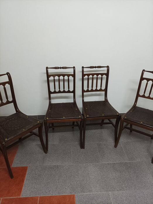 Cadeiras com 80 anos