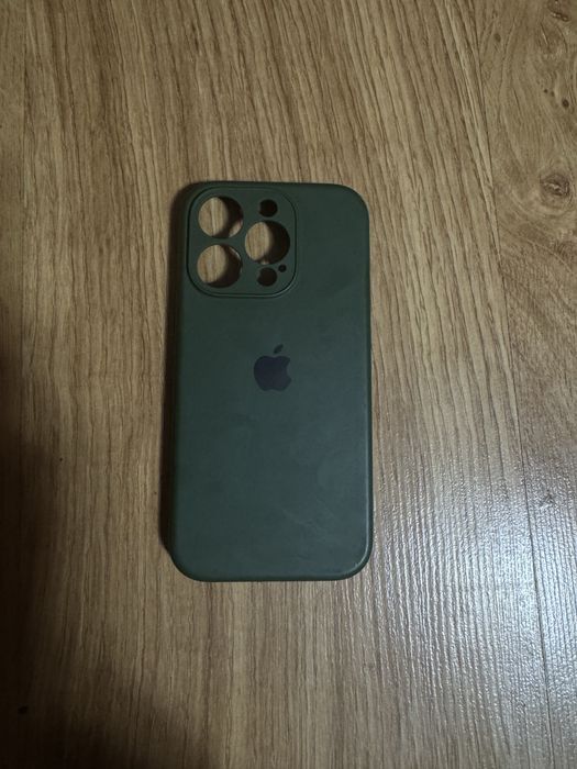 Чохол на iPhone 15 Pro, темно-зелений