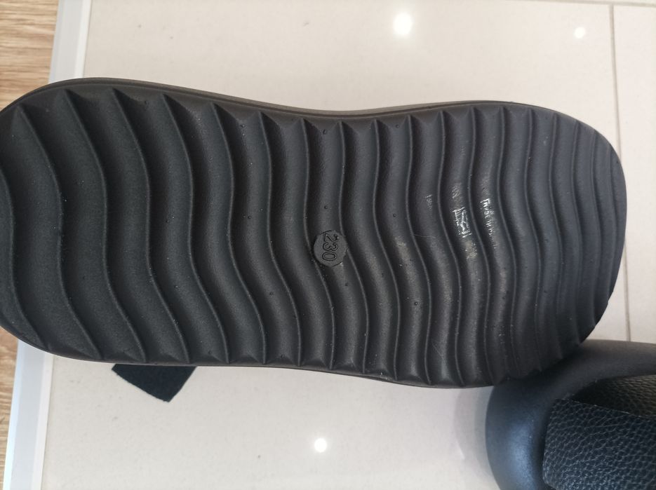 Buty na grubej podeszwie 35,5