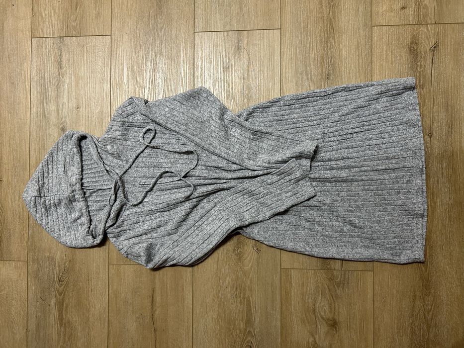 Sweterkowa sukienka z dzianiny