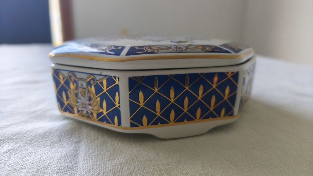 Caixa de jóias em porcelana fina