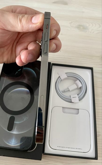 iPhone 12 Pro idealny + słuchawki