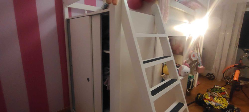 cama Nova com colchão e armário junto