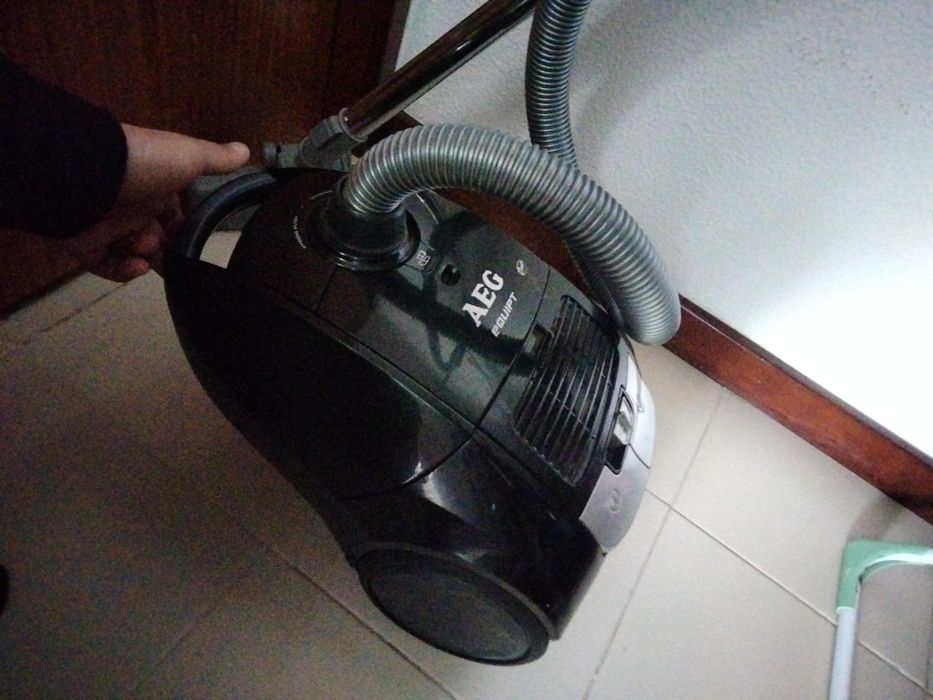 Aspirador AEG de saco