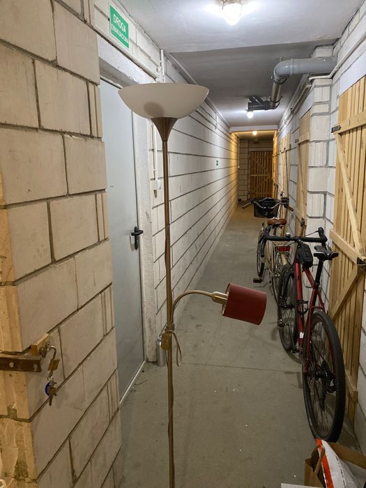 Lampa stojąca, dwie żarówki