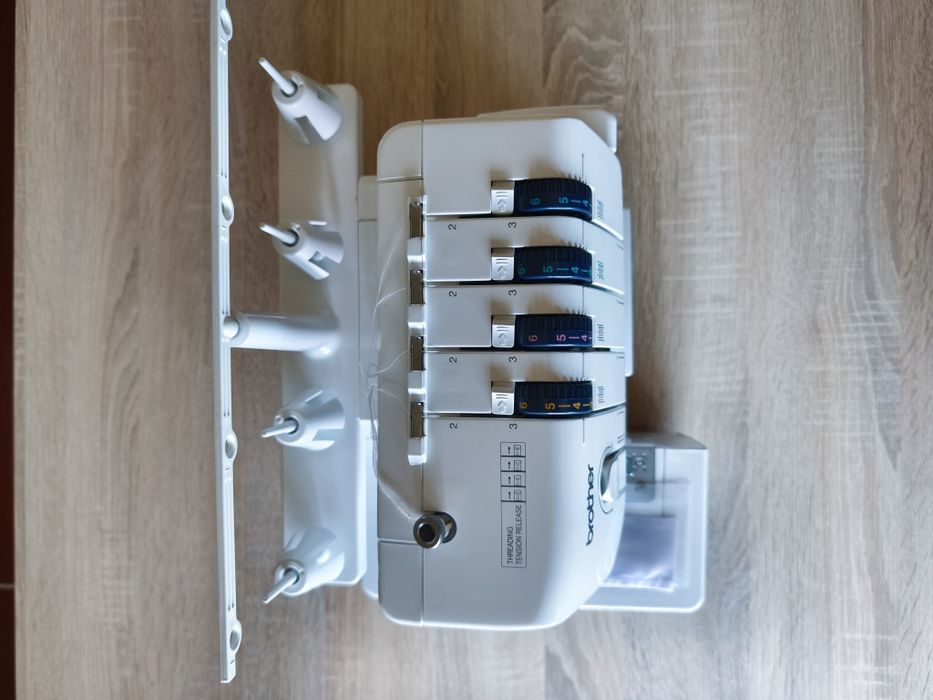 Overloque Brother Lock 1334D – Excelente Estado - Nunca foi usada