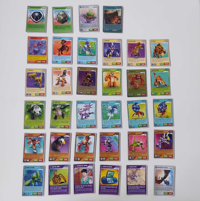 Cartas colecionáveis Invizimals conjunto