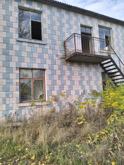 Нежитлове приміщенні, Будівля громадського призначення