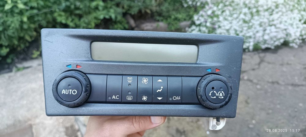 Продам блок управління клімату Рено лагуна 2