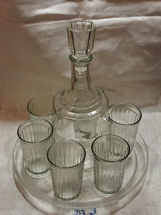 Винтажный графин