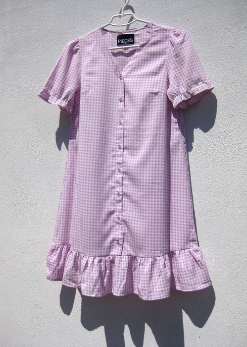 Лёгкое летнее платье в клетку сиреневое белое с рюшами Pieces XS S