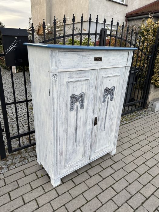 Komoda pensjonarka vintage bielona bieliźniarka