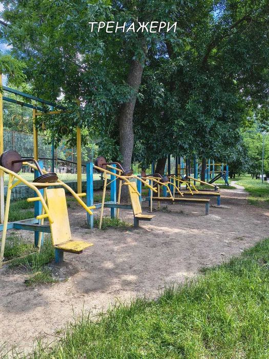Продаж 2-кімнатної квартири з меблями і технікою | 3/5 поверх | МП вікна | Підїзд після ремонту | ОСББ | Поряд парк, озера, пляж, школа, магазини