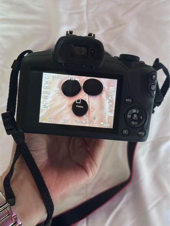 Maquina Fotografica Canon EOS R100