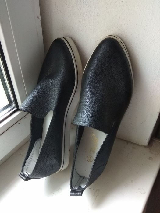 Продам кожаные мокасины