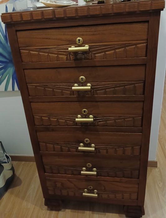 Camiseiro / cómoda alta em madeira