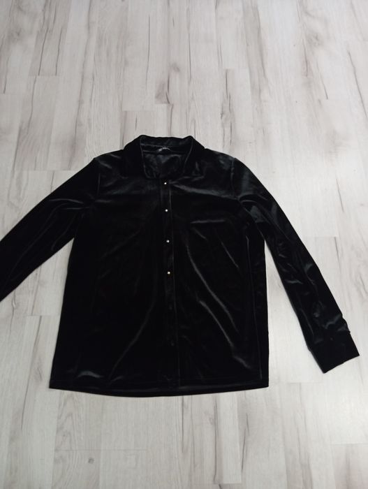 Czarna aksamitna bluzka