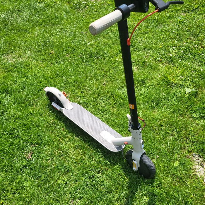 Продам Xiaomi Mi Electric Scooter 3.