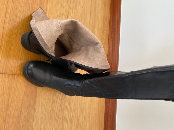 Botas de Pele, cano alto, pretas (excelente estado)
