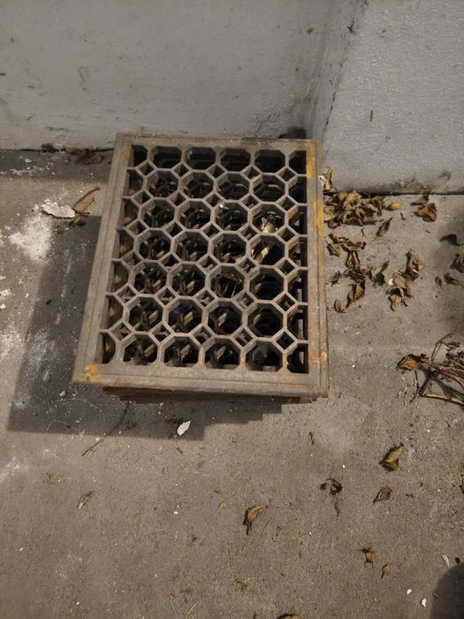 Kratka wentylacyjna, kominkowa  żeliwna