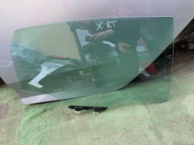 Honda Civic X 5d 2017- Szyba prawy tył