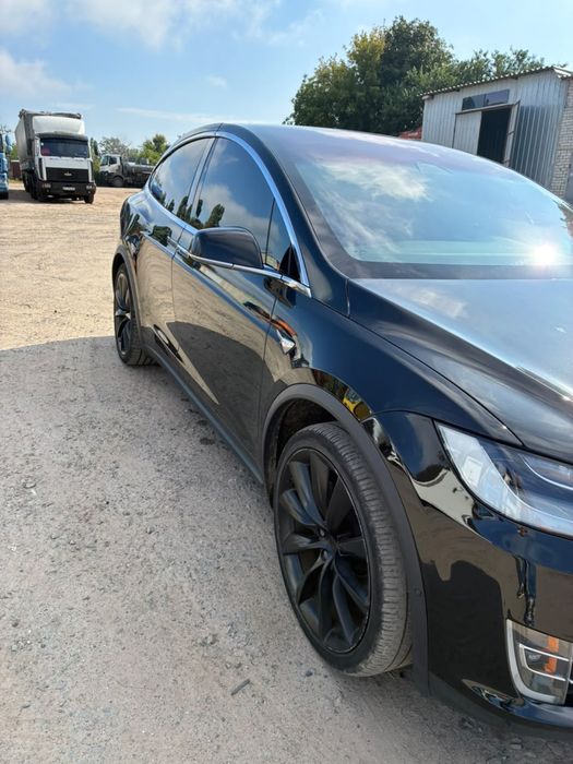 Tesla model x 2019