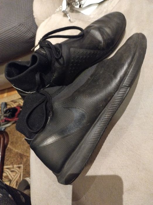 Buty Nike piłkarskie r.41