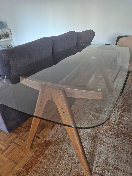 Mesa - Must - Mesa de jantar retangular com tampo de vidro e madeira maciça de nogueira 180