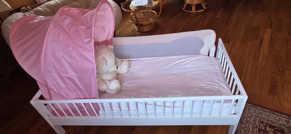 Łóżeczko dziecięce drewniane